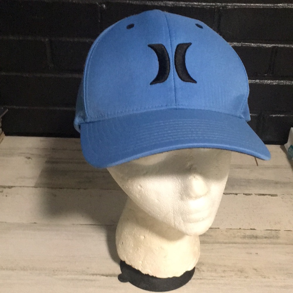 Hurley Flexfit light blue fitted ball cap size L/XL